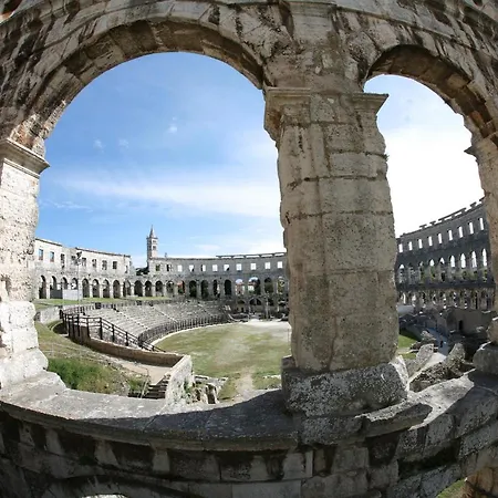 Ade Arena View * Pula